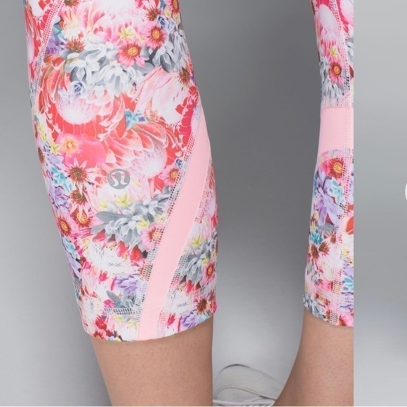 Lululemon RunInspire Crop II Luxtreme Flowabunga Multi pink Bleached crop Capri - Picture 6 of 14